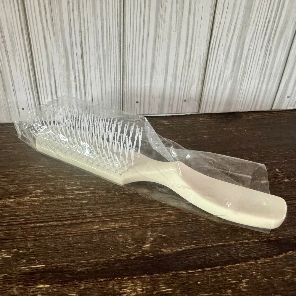 Vintage Estee Lauder Hair Brush White Plastic Ball Tipped Travel Size Small New